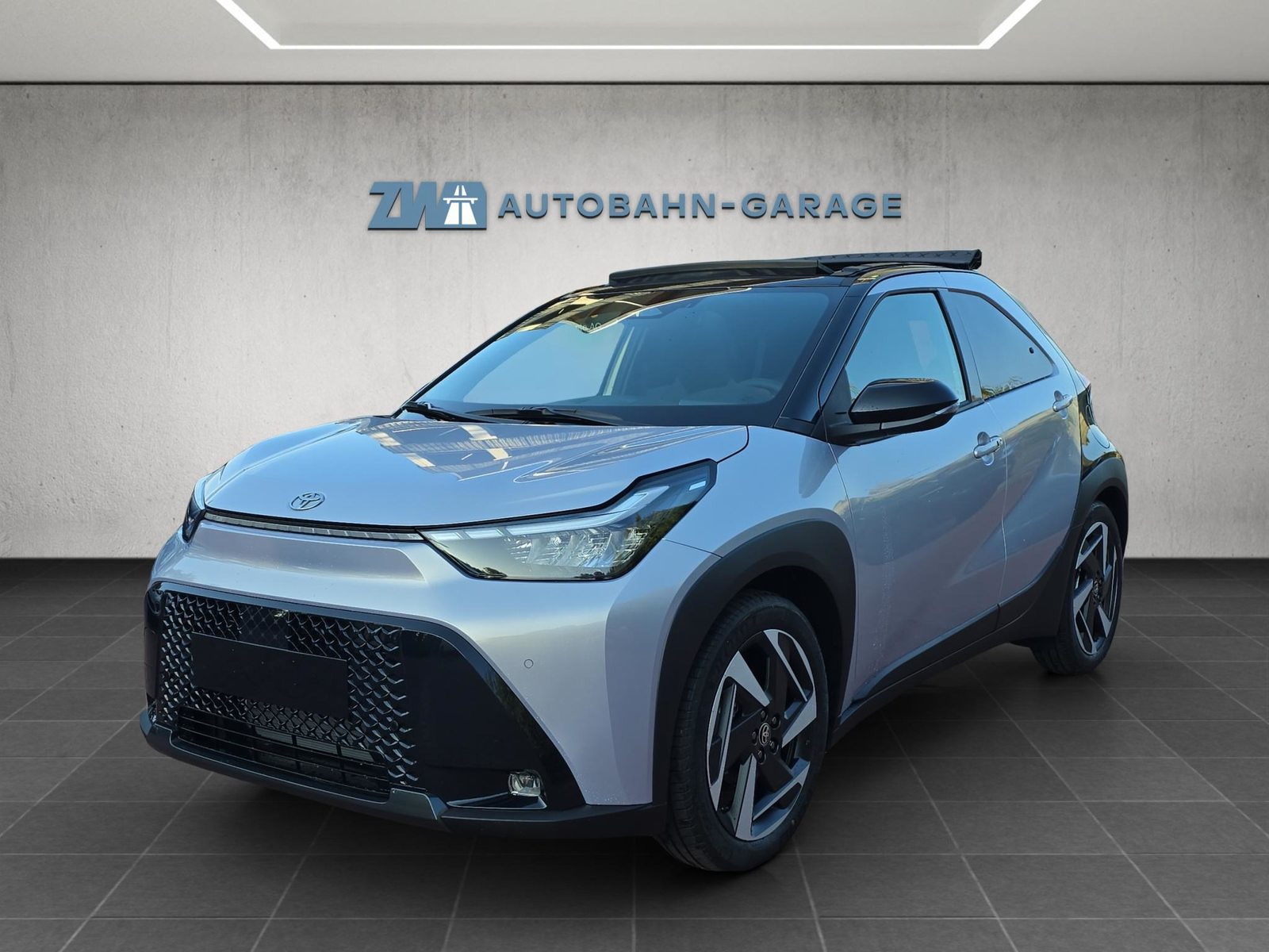 TOYOTA Aygo X 1.5 VVT-i HSD Style