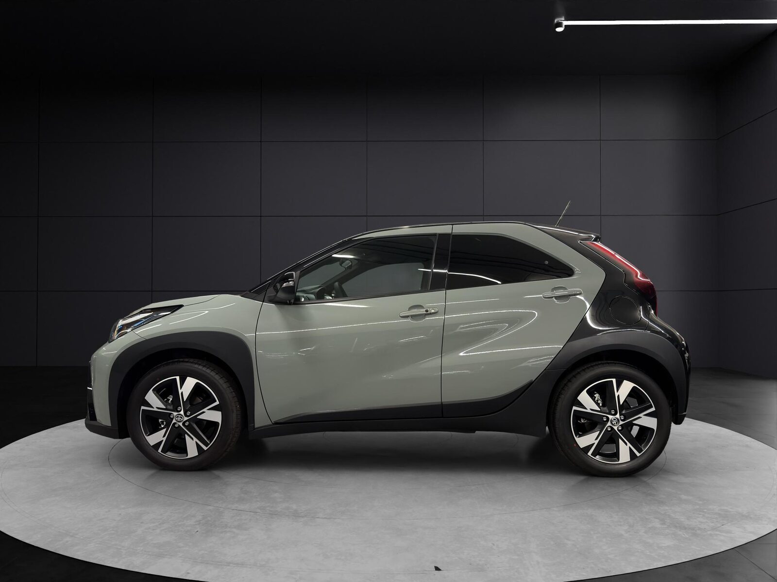 TOYOTA Aygo X 1.5 VVT-i HSD Trend, Hybride Intégral Essence/Électricité, Voiture nouvelle, Automatique - 2