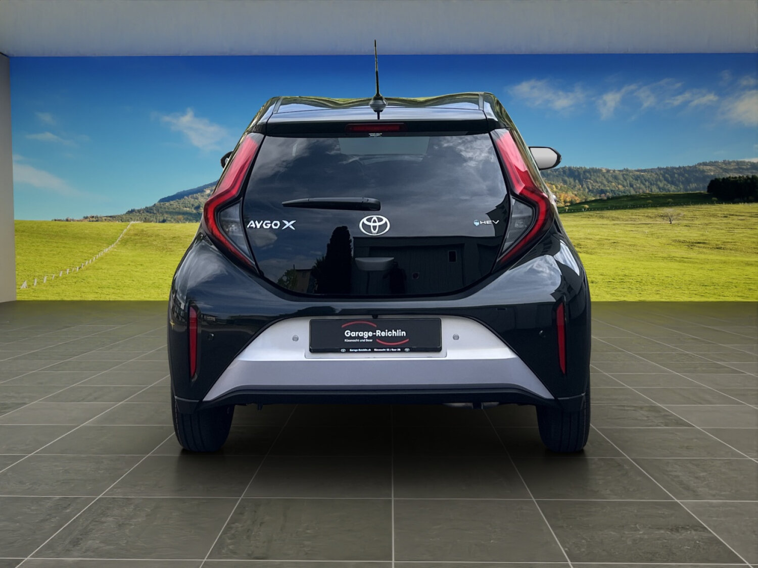 TOYOTA Aygo X 1.5 VVT-i HSD Trend, Full-Hybrid Petrol/Electric, New car, Automatic - 4
