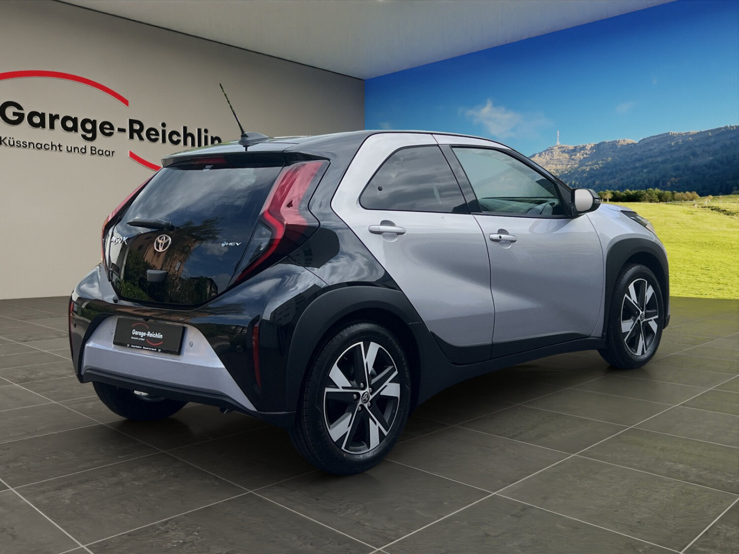 TOYOTA Aygo X 1.5 VVT-i HSD Trend, Full-Hybrid Petrol/Electric, New car, Automatic - 5