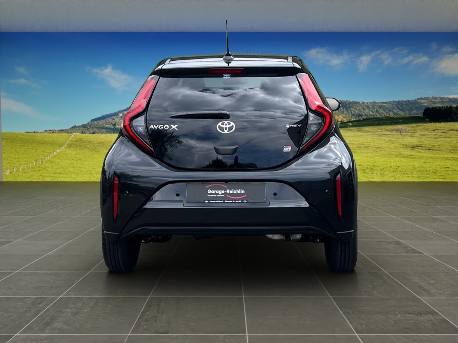 TOYOTA Aygo X 1.5 VVT-i HSD GR Sport, Full-Hybrid Petrol/Electric, New car, Automatic - 4