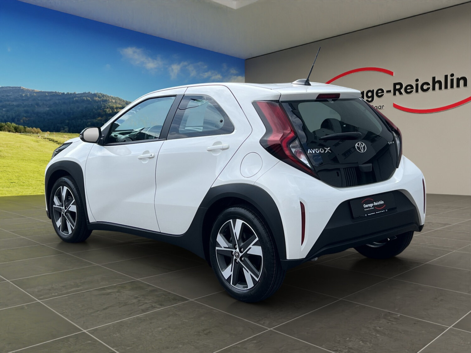 TOYOTA Aygo X 1.5 VVT-i HSD Comfort, Full-Hybrid Petrol/Electric, New car, Automatic - 3