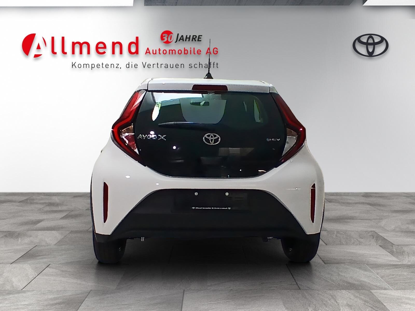 TOYOTA Aygo X 1.5 VVT-i HSD Comfort, Hybride Intégral Essence/Électricité, Voiture nouvelle, Automatique - 6