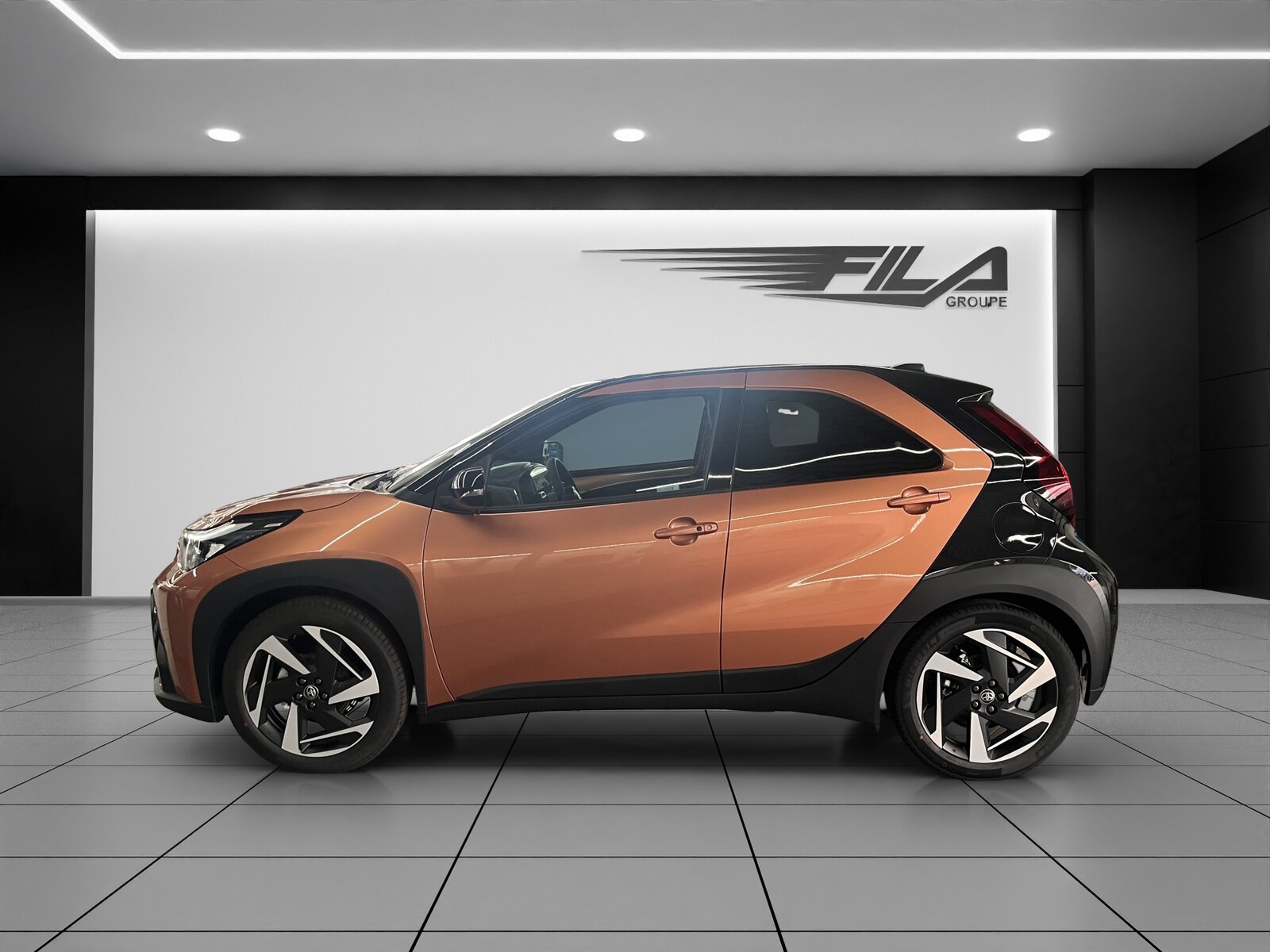 TOYOTA AYGO X 1.5 VVT-i HSD Style, Full-Hybrid Petrol/Electric, New car, Automatic - 4