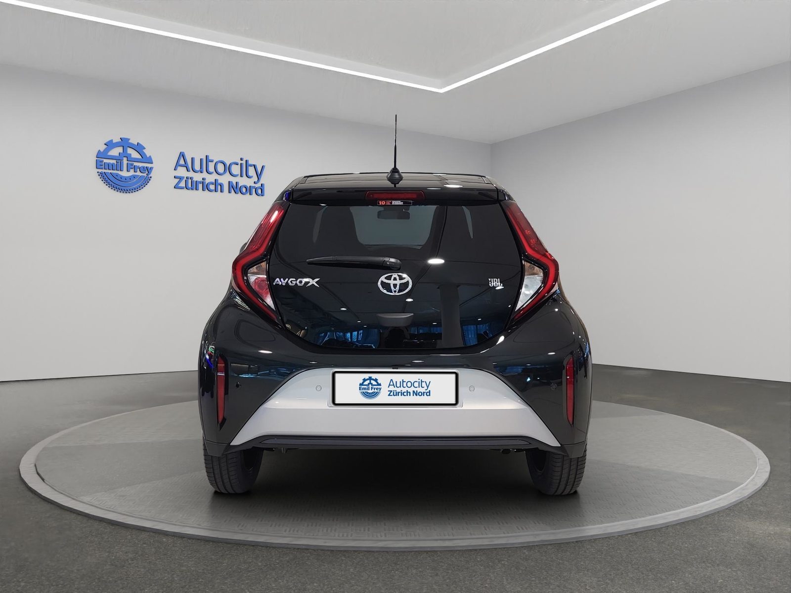TOYOTA Aygo X 1.0 VVT-i JBL Edition, Benzin, Occasion / Gebraucht, Automatik - 4
