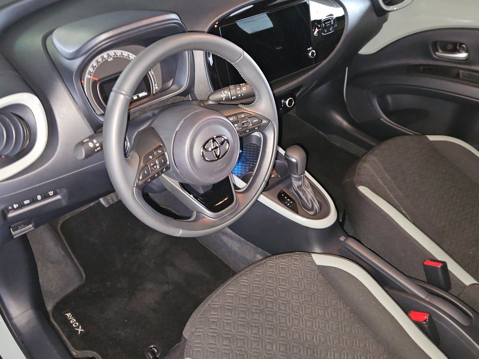 TOYOTA Aygo X 1.0 VVT-i Trend, Petrol, Second hand / Used, Automatic - 7