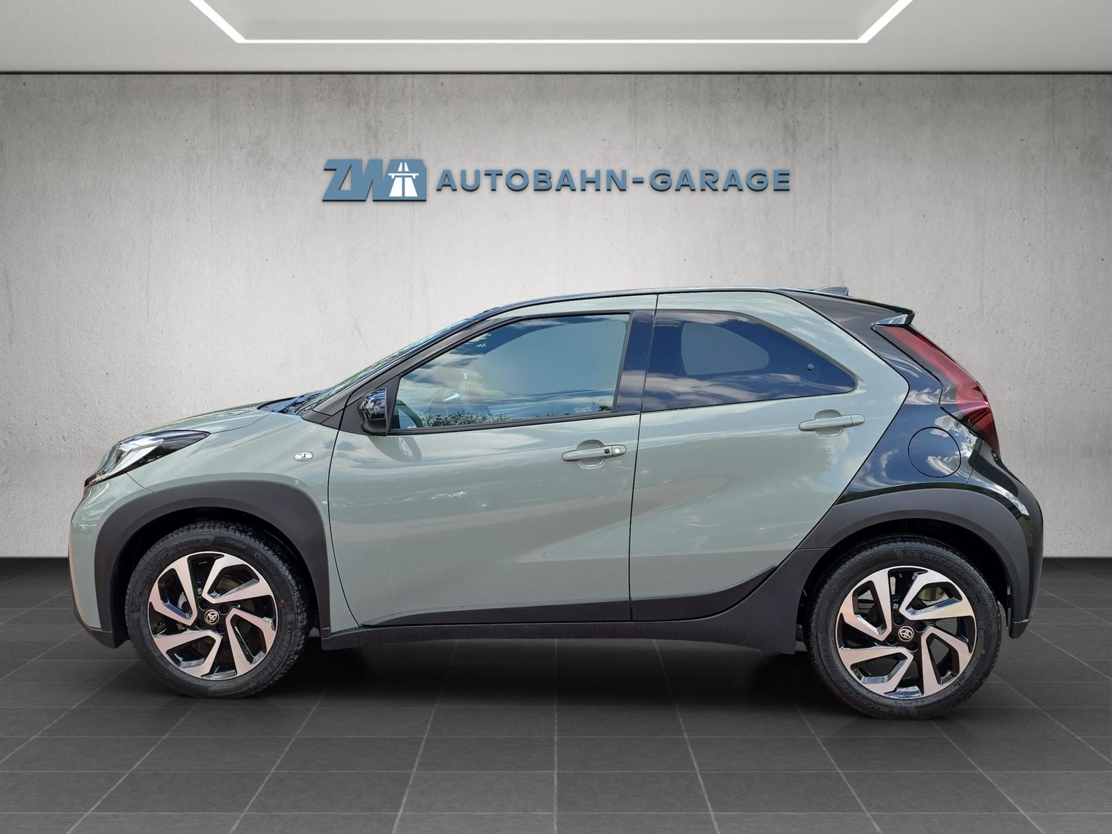 TOYOTA Aygo X 1.0 VVT-i Trend, Benzin, Occasion / Gebraucht, Automatik - 2