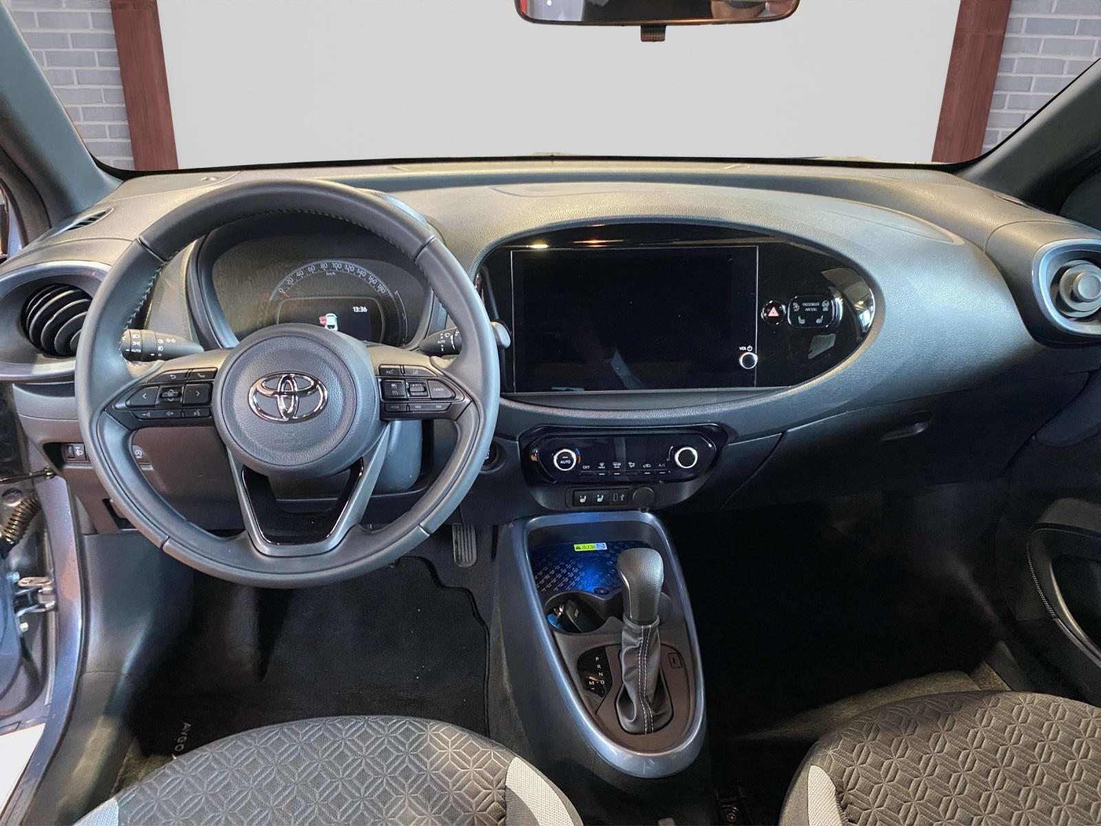 TOYOTA Aygo X 1.0 VVT-i Trend / 8-fach bereift / Toyota Servicepake, Benzina, Occasioni / Usate, Automatico - 6