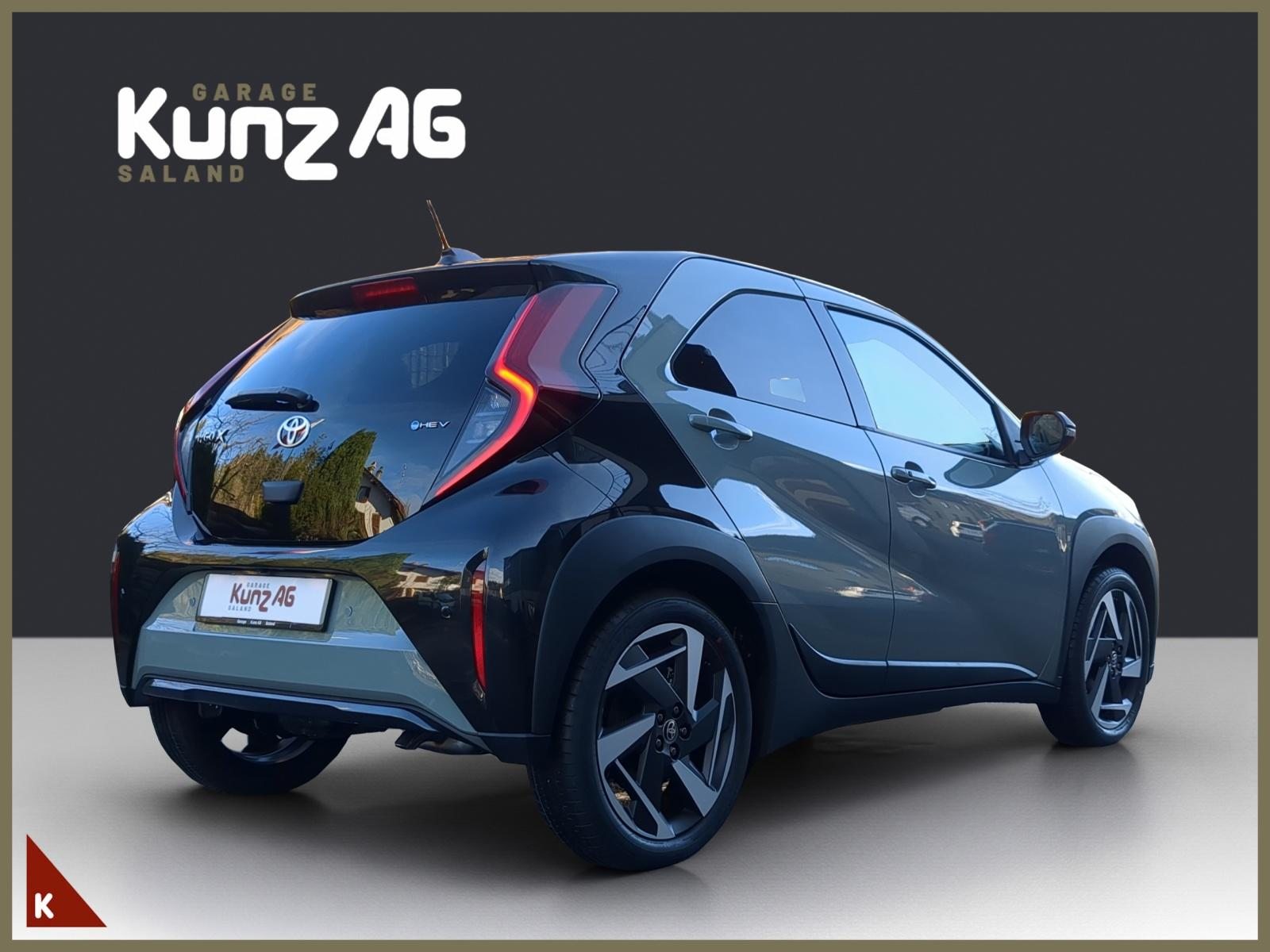 TOYOTA Aygo X 1.5 VVT-i HSD Style, Full-Hybrid Petrol/Electric, Second hand / Used, Automatic - 6
