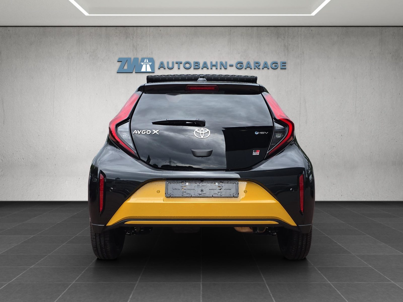 TOYOTA Aygo X 1.5 VVT-i HSD GR Sport, Voll-Hybrid Benzin/Elektro, Occasion / Gebraucht, Automatik - 4