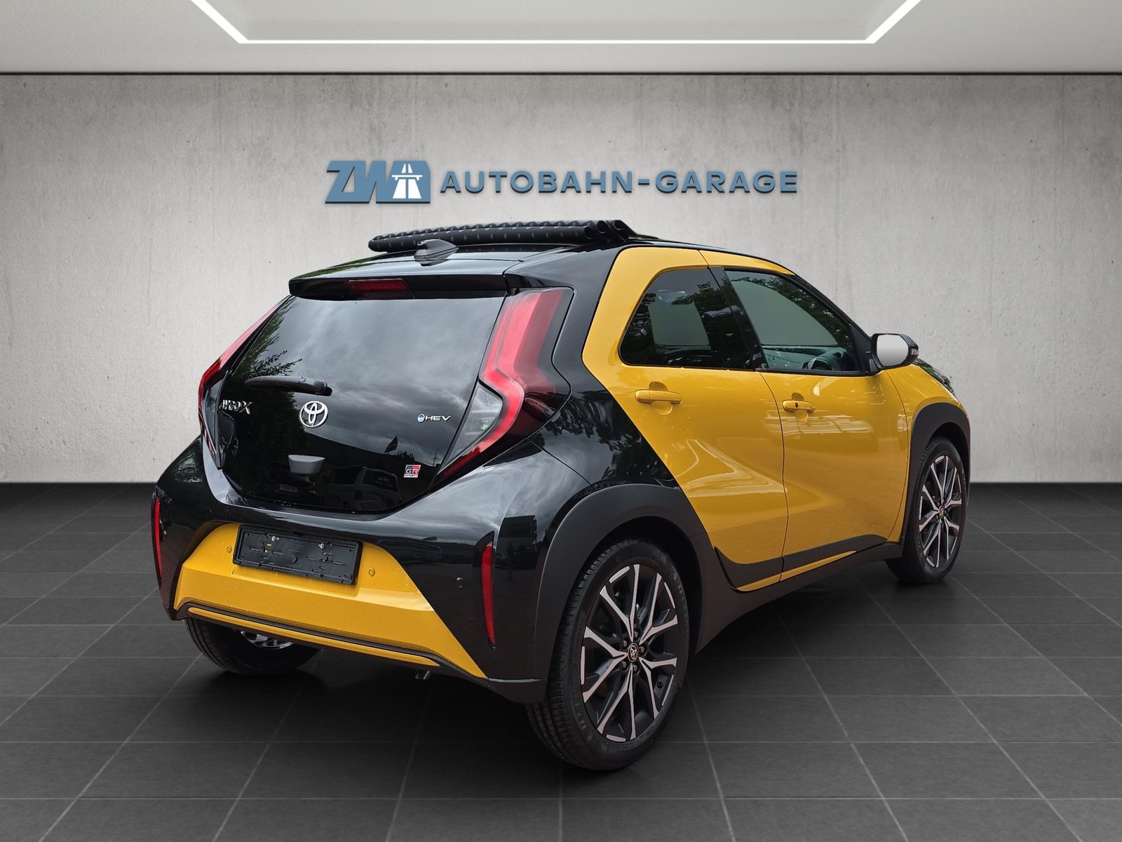 TOYOTA Aygo X 1.5 VVT-i HSD GR Sport, Voll-Hybrid Benzin/Elektro, Occasion / Gebraucht, Automatik - 5