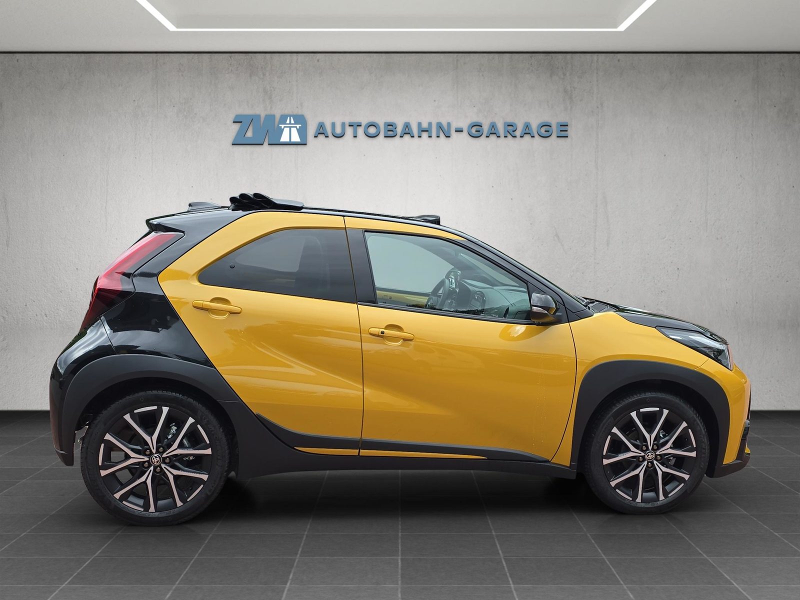 TOYOTA Aygo X 1.5 VVT-i HSD GR Sport, Voll-Hybrid Benzin/Elektro, Occasion / Gebraucht, Automatik - 6