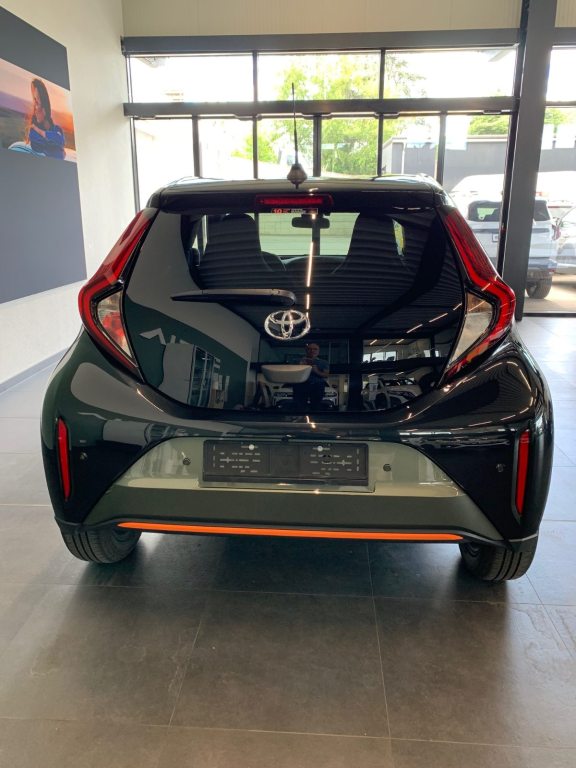 TOYOTA AYGO X 1.0 VVT-i Limited, Petrol, Second hand / Used, Manual - 6