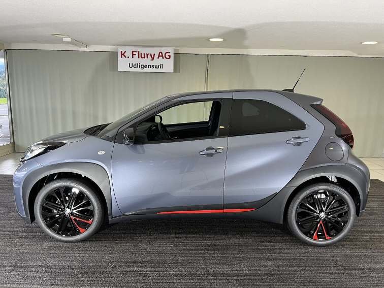 TOYOTA Aygo X 1.0 VVT-i Undercover, Petrol, Ex-demonstrator, Manual - 2