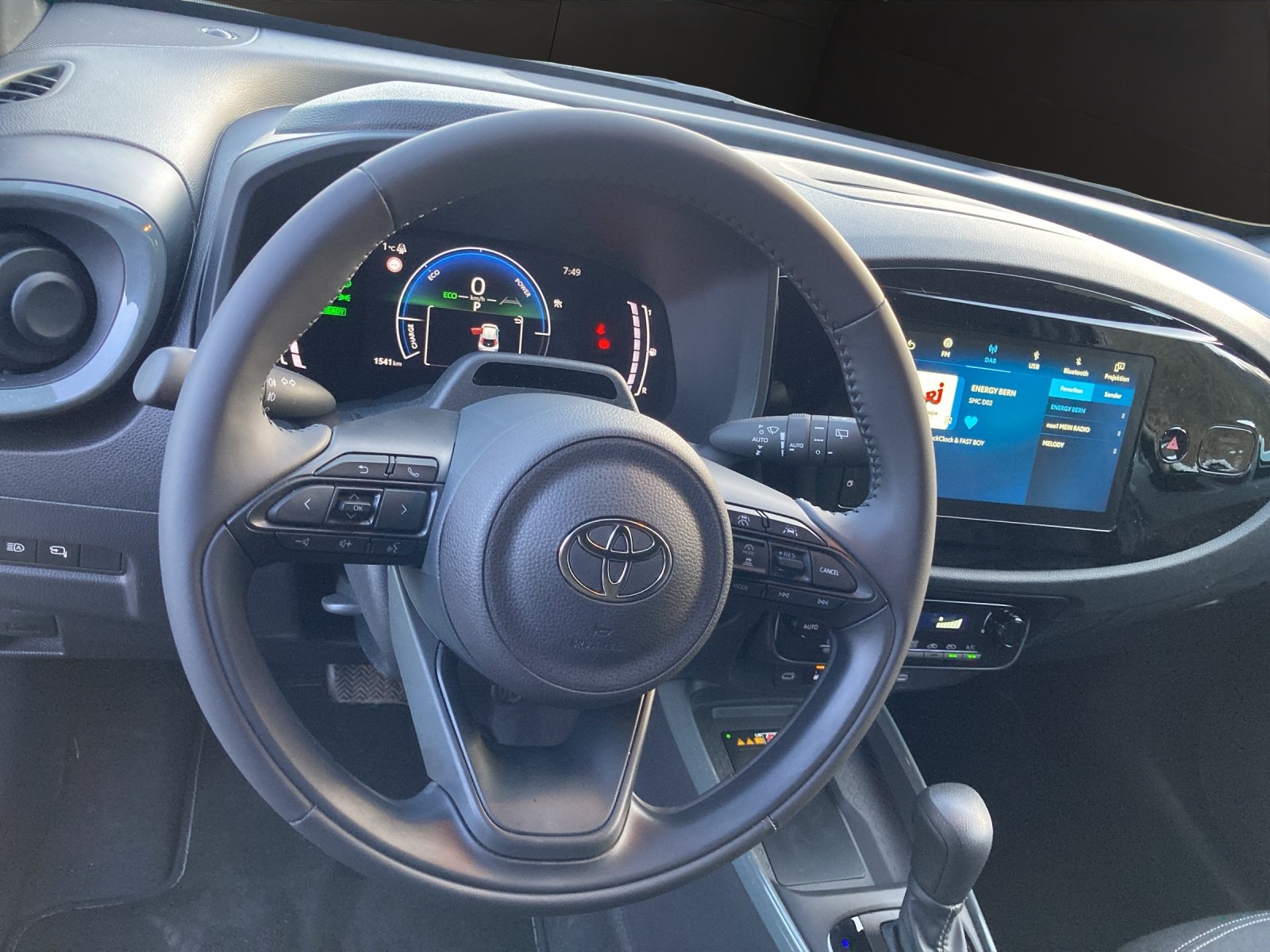 TOYOTA Aygo X 1.5 VVT-i HSD Trend, Hybride Intégral Essence/Électricité, Voiture de démonstration, Automatique - 5