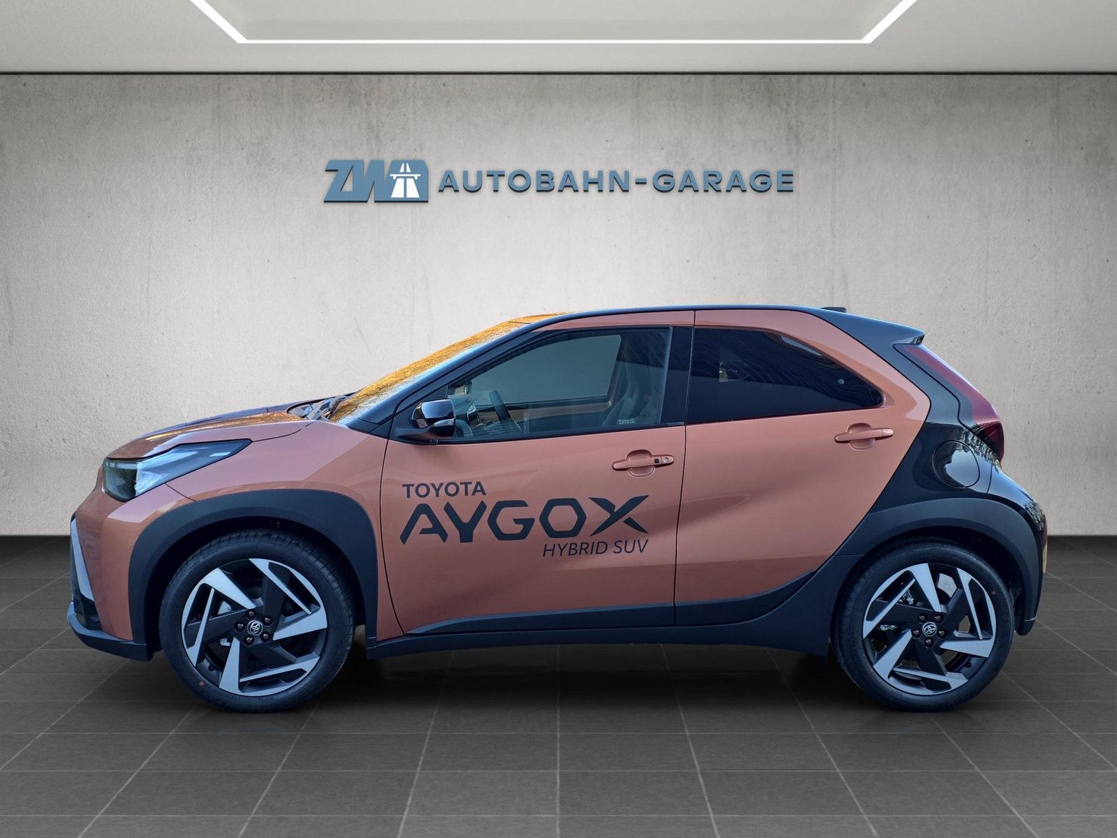 TOYOTA Aygo X 1.5 VVT-i HSD Style, Hybride Integrale Benzina/Elettrica, Auto dimostrativa, Automatico - 2