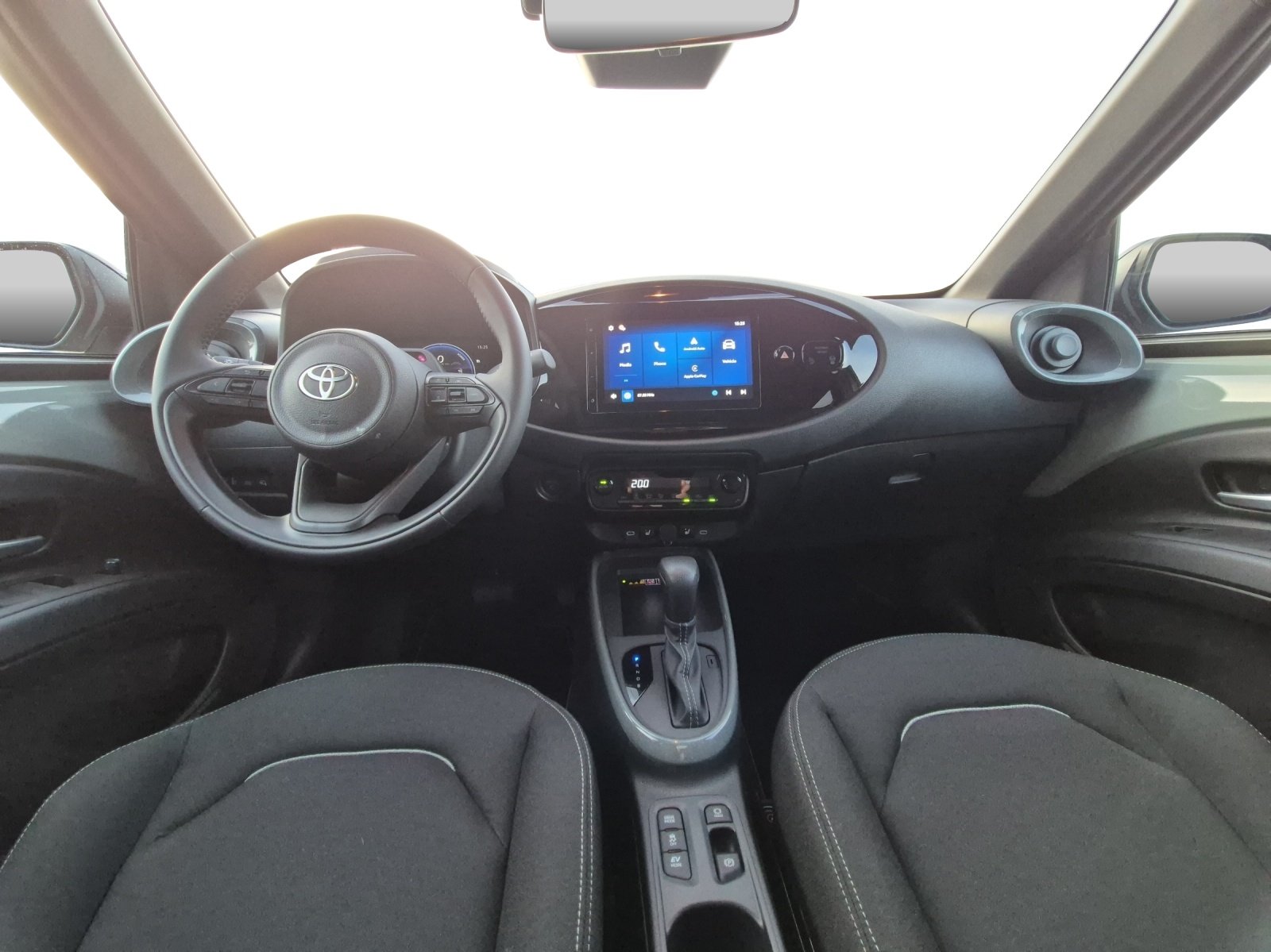 TOYOTA Aygo X 1.5 VVT-i HSD Trend, Full-Hybrid Petrol/Electric, Ex-demonstrator, Automatic - 6