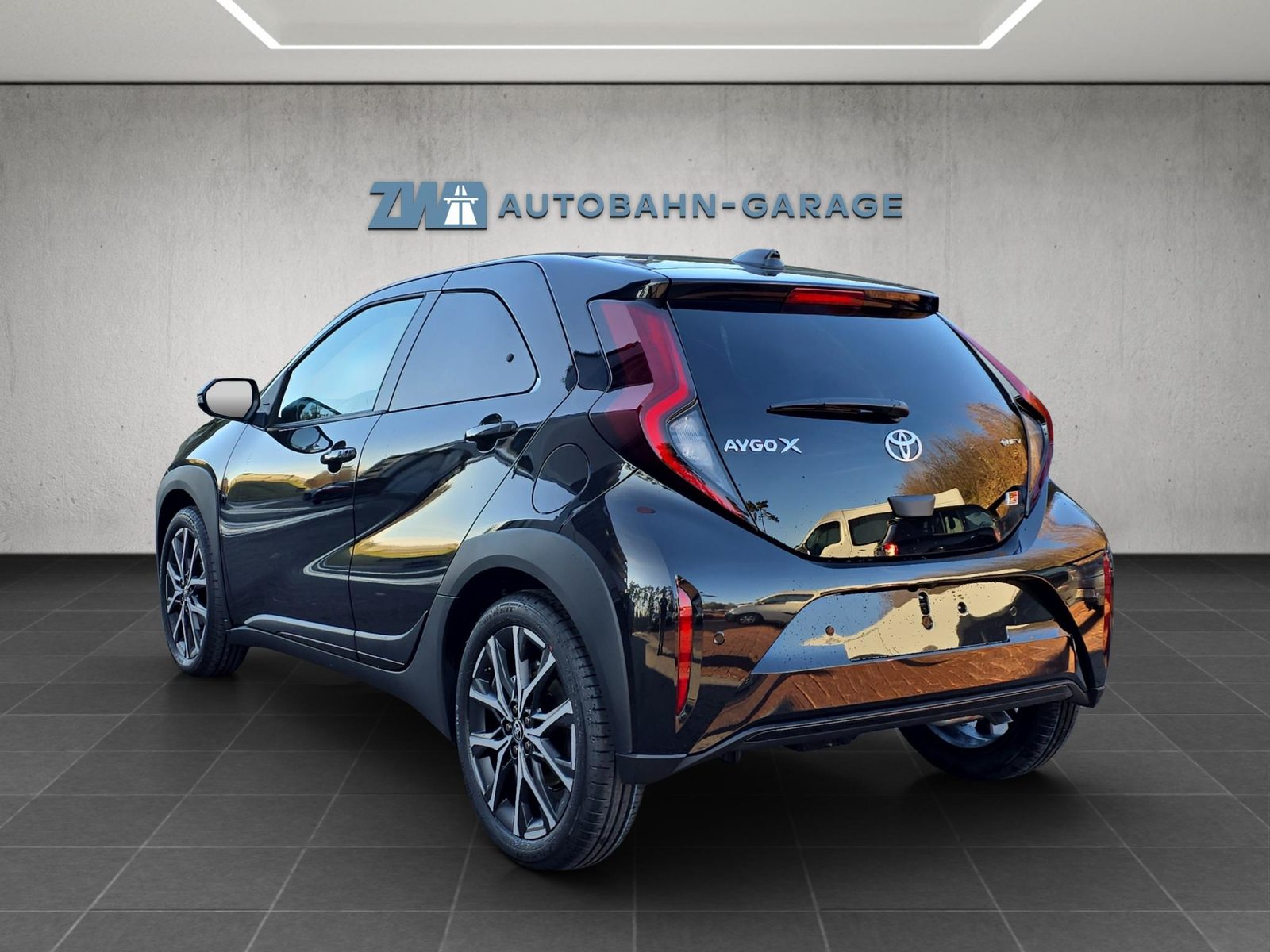 TOYOTA Aygo X 1.5 VVT-i HSD GR Sport, Hybride Integrale Benzina/Elettrica, Auto nuove, Automatico - 3