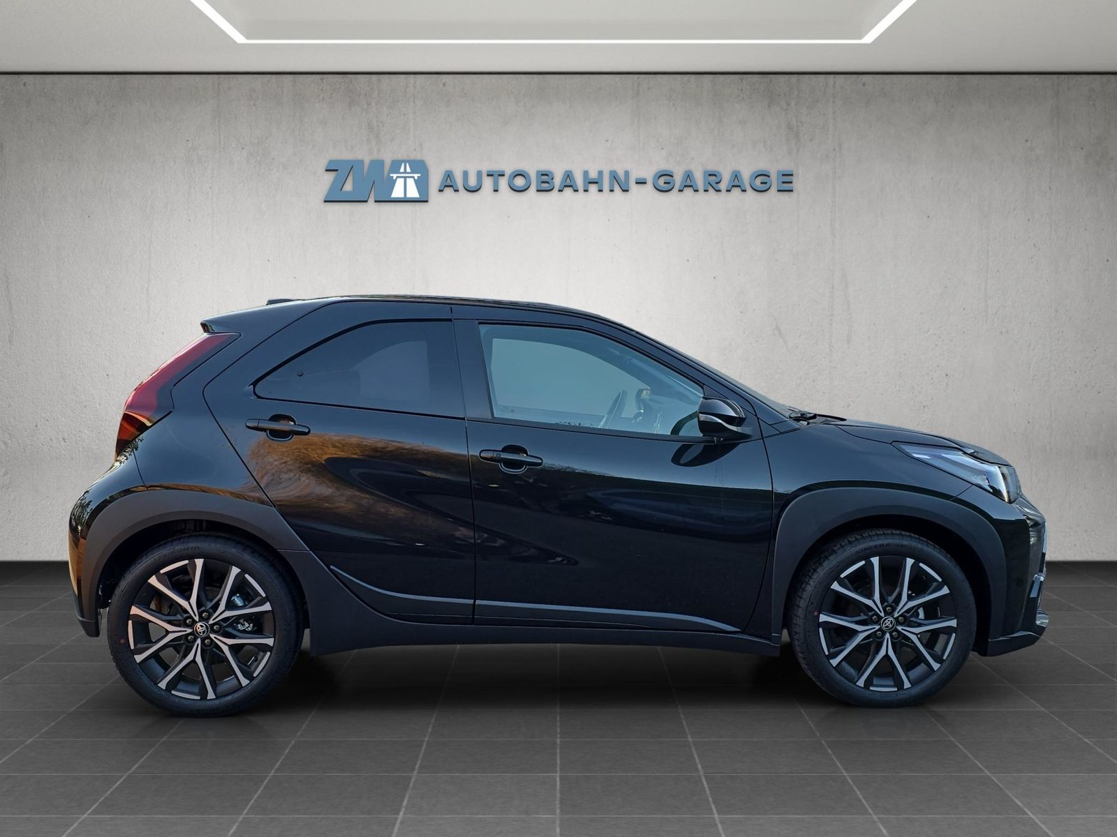 TOYOTA Aygo X 1.5 VVT-i HSD GR Sport, Hybride Integrale Benzina/Elettrica, Auto nuove, Automatico - 6