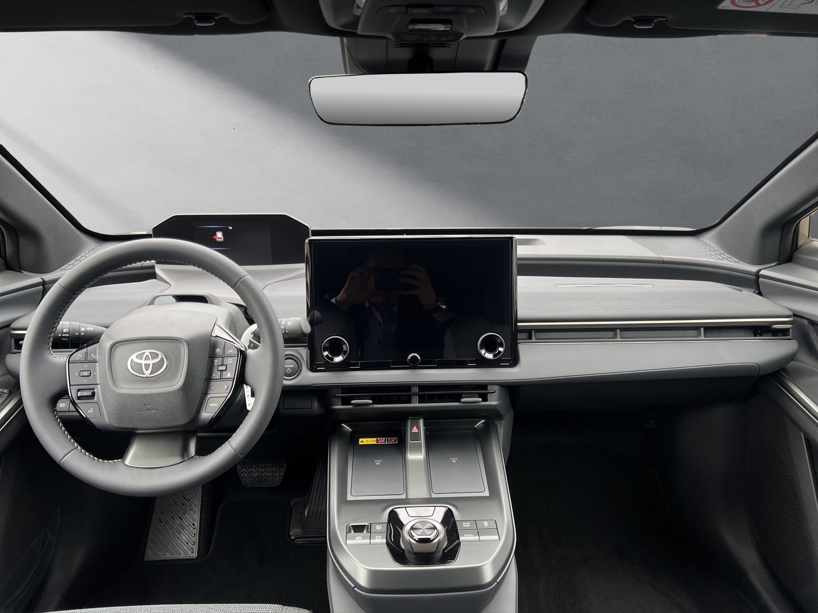 TOYOTA bZ4X Touring Style AWD, Electric, New car, Automatic - 4