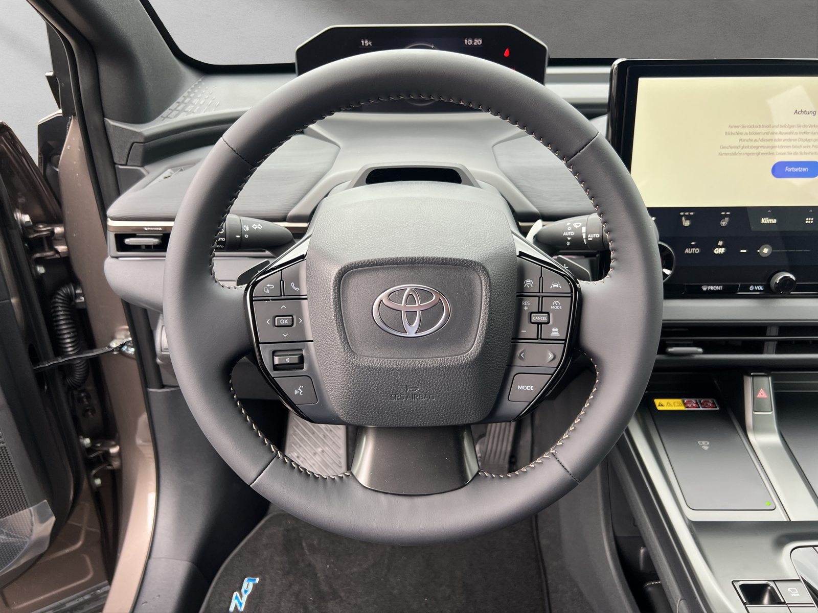 TOYOTA bZ4X Touring Style AWD, Electric, New car, Automatic - 5