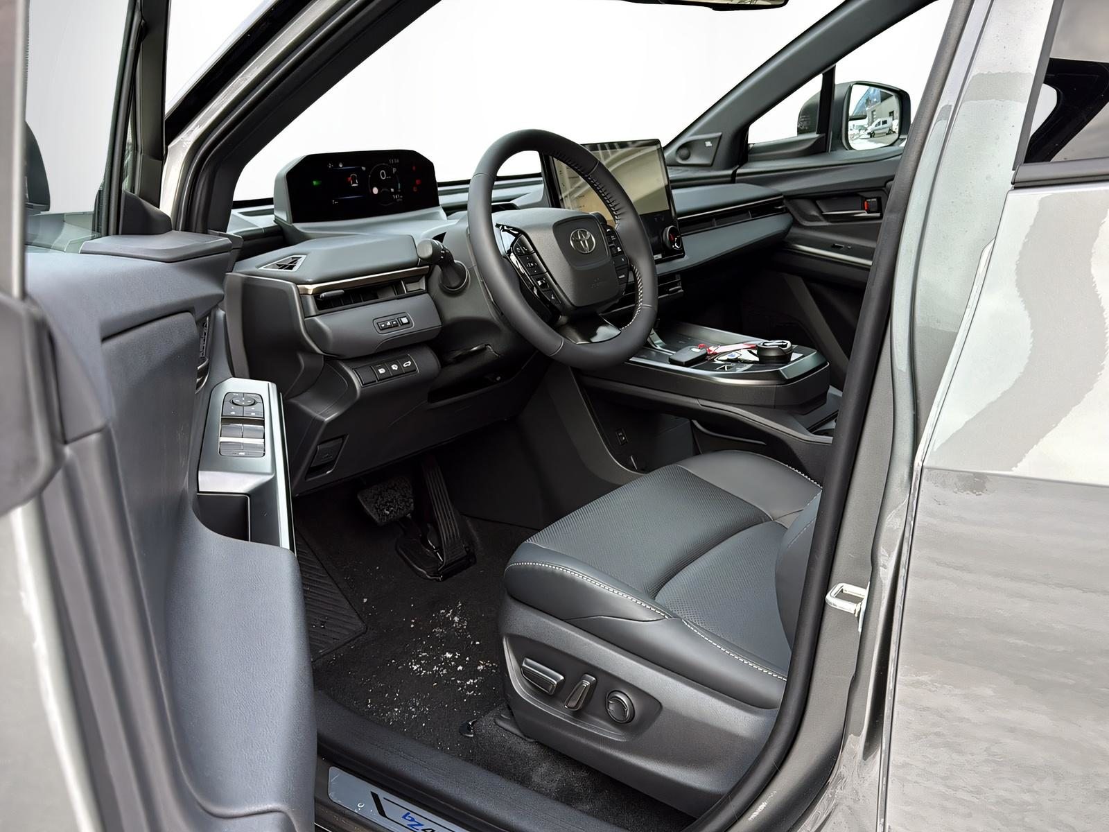 TOYOTA bZ4X Premium AWD, Electric, New car, Automatic - 7