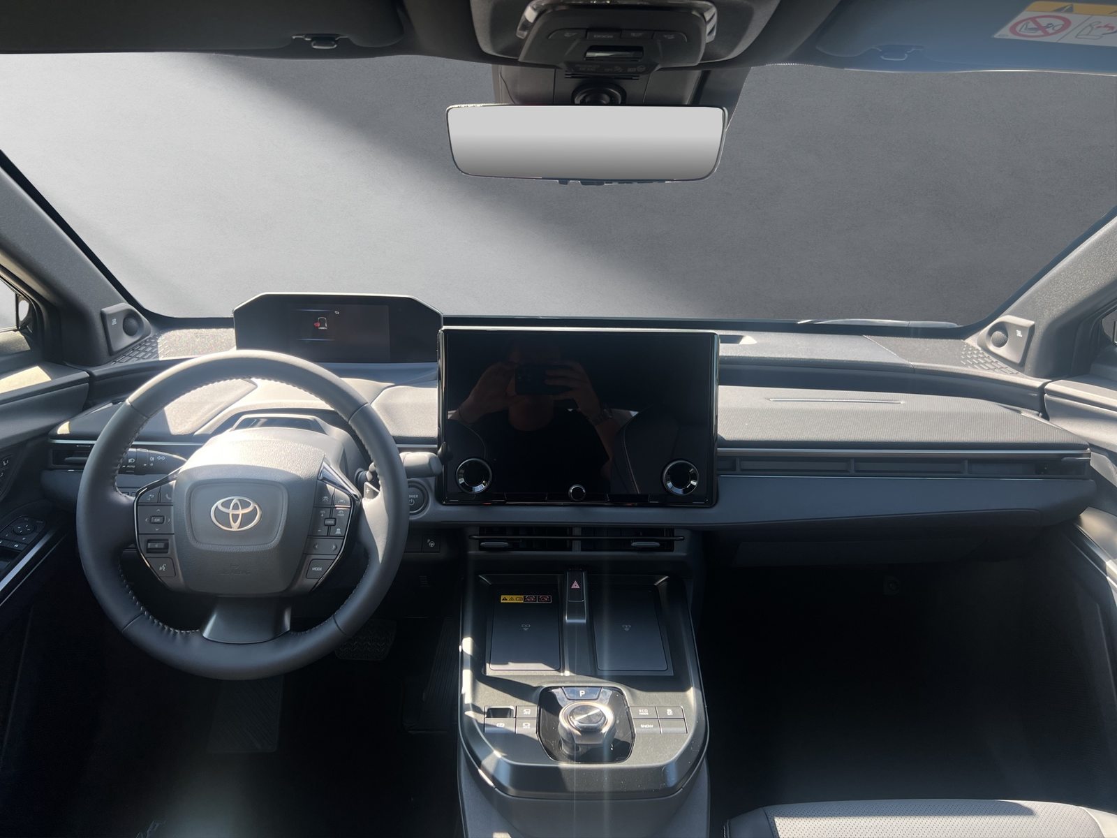 TOYOTA bZ4X Premium, Electric, New car, Automatic - 4