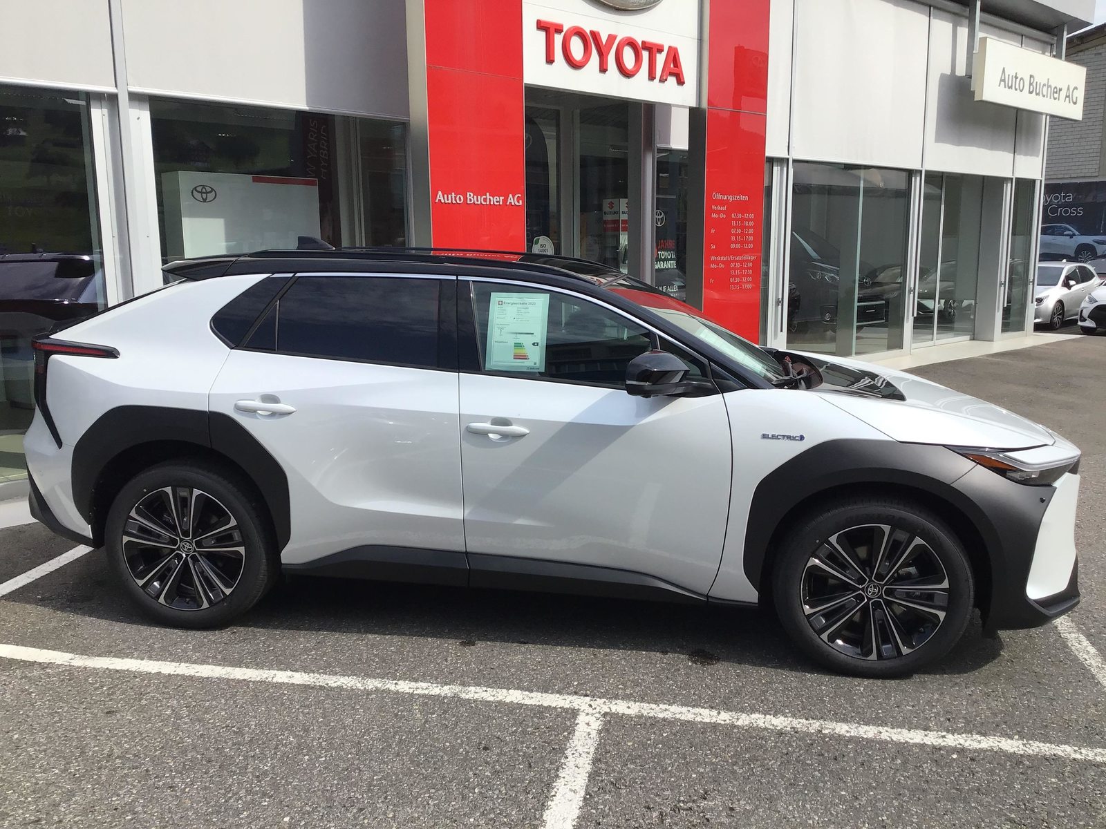 TOYOTA bZ4X Premium AWD, Electric, Second hand / Used, Automatic - 2