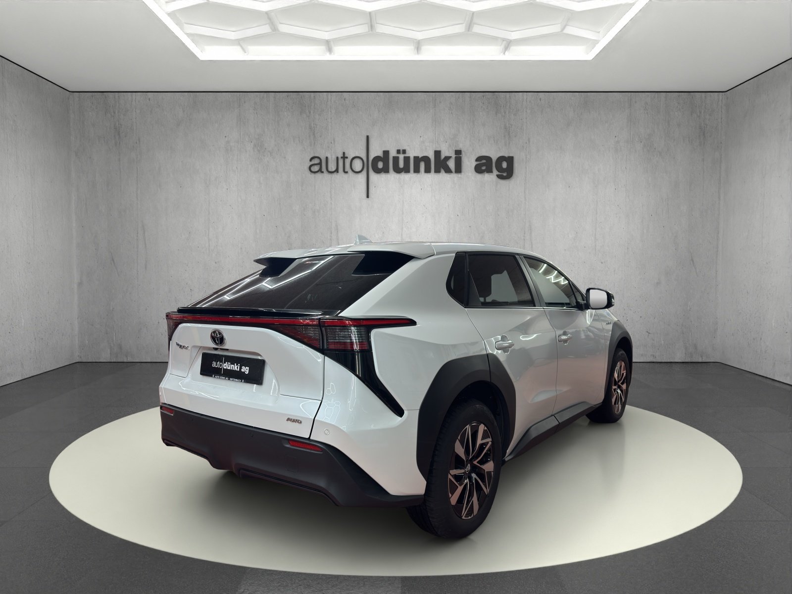 TOYOTA bZ4X Style 71,4 kWh 4WD, Électrique, Occasion / Utilisé, Automatique - 4
