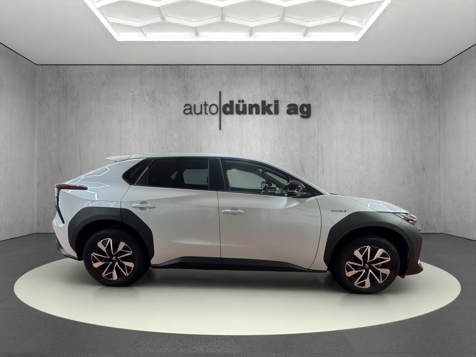 TOYOTA bZ4X Style 71,4 kWh 4WD, Électrique, Occasion / Utilisé, Automatique - 5
