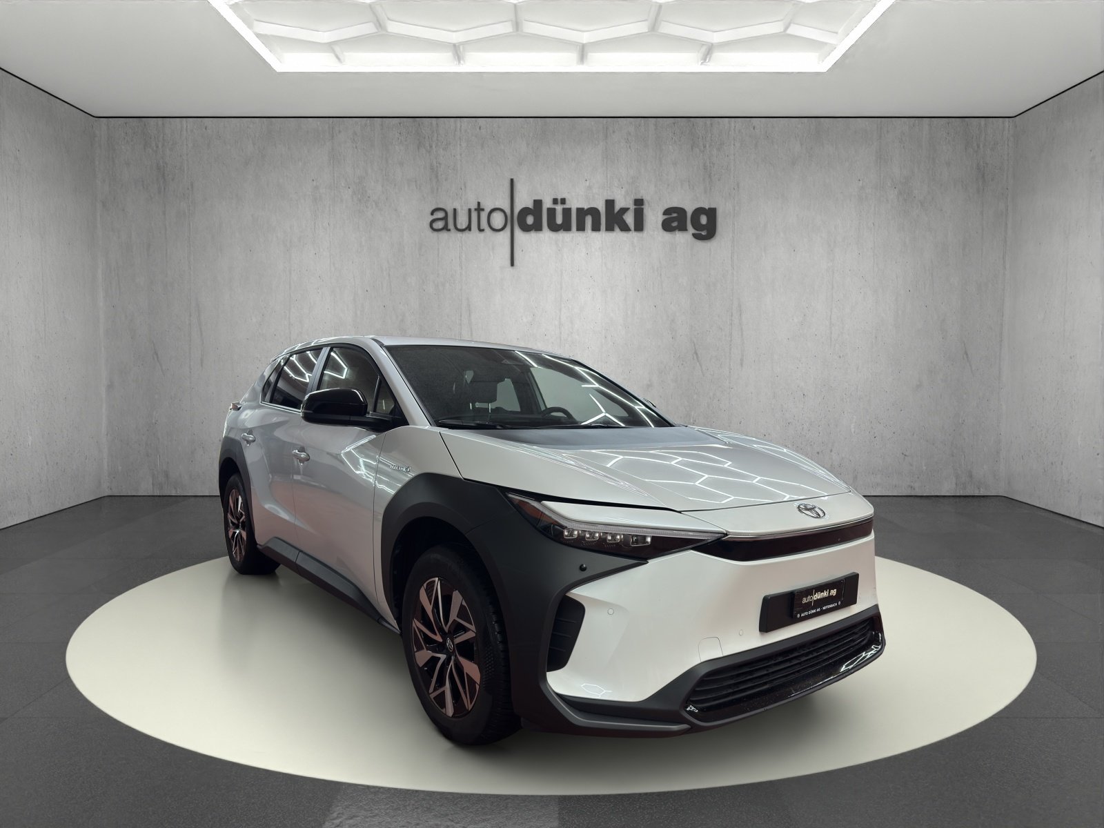 TOYOTA bZ4X Style 71,4 kWh 4WD, Électrique, Occasion / Utilisé, Automatique - 6