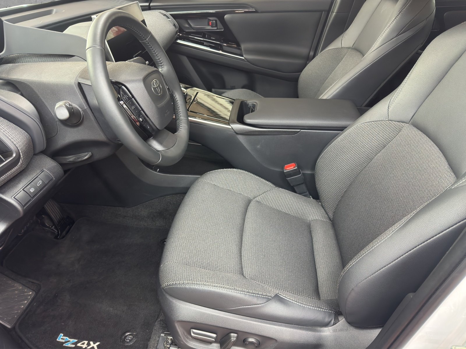 TOYOTA bZ4X Style 71,4 kWh 4WD, Électrique, Occasion / Utilisé, Automatique - 7