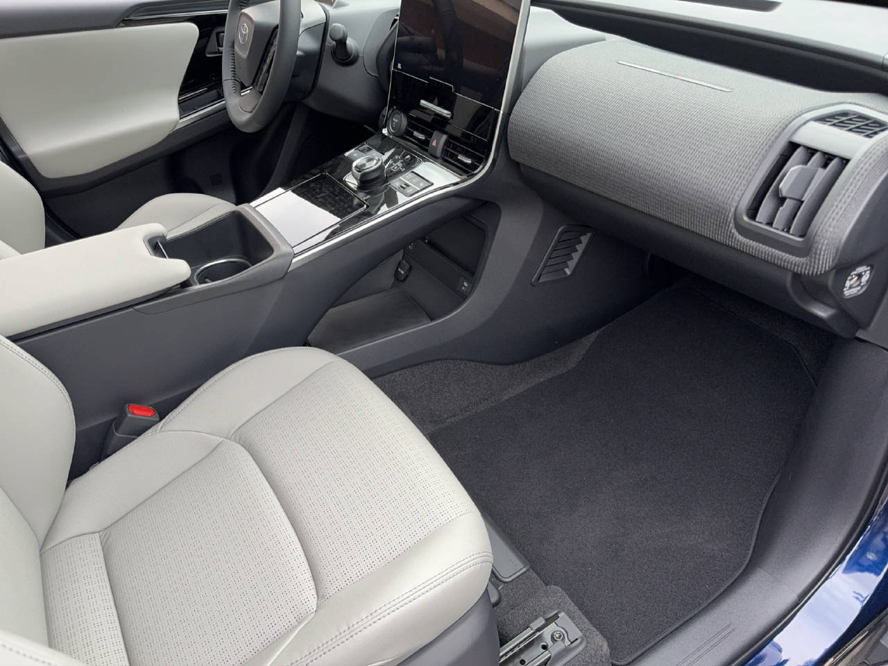 TOYOTA bZ4X Premium AWD, Electric, Ex-demonstrator, Automatic - 7