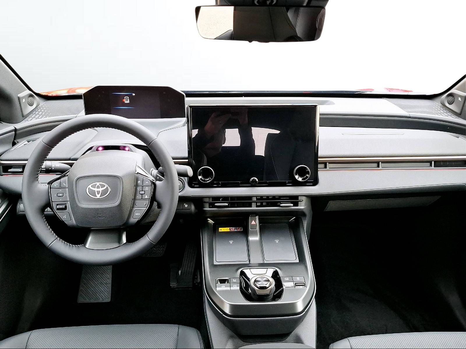 TOYOTA bZ4X Premium AWD, Electric, Ex-demonstrator, Automatic - 7