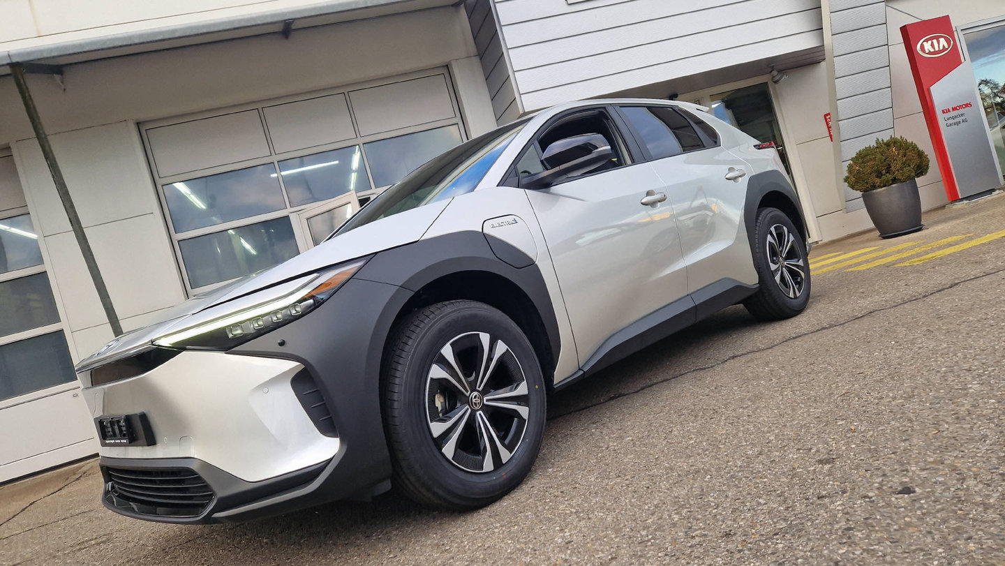 TOYOTA BZ4X