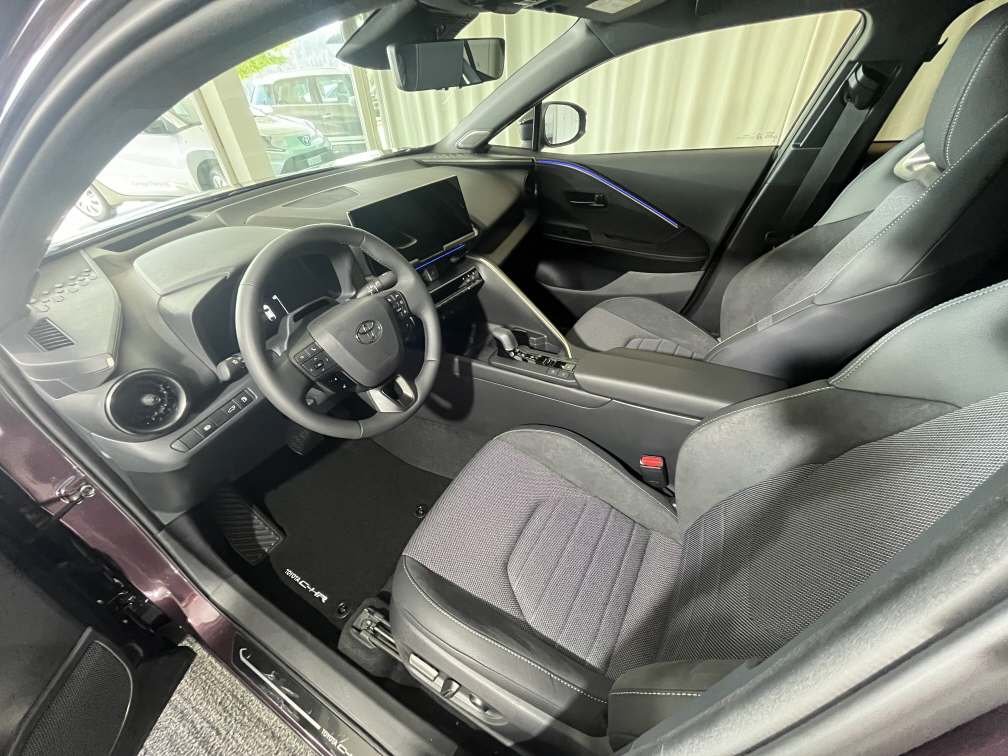 TOYOTA C-HR 2.0 PHEV Style, Plug-in-Hybrid Benzina/Elettrica, Auto nuove, Automatico - 4