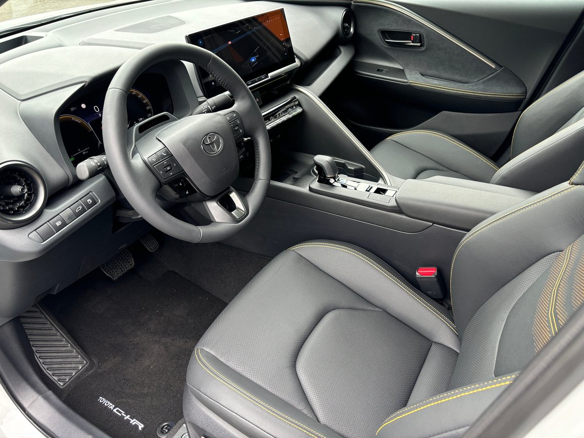 TOYOTA C-HR 2.0 Hybrid Style 4WD Premiere, Hybride Intégral Essence/Électricité, Voiture nouvelle, Automatique - 7