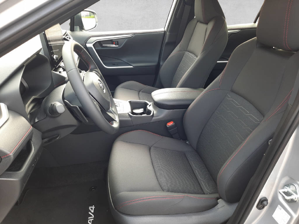TOYOTA C-HR 2.0 PHEV Swiss Edition, Plug-in-Hybrid Petrol/Electric, New car, Automatic - 5