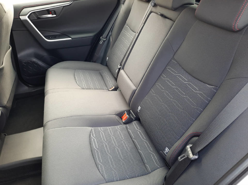 TOYOTA C-HR 2.0 PHEV Swiss Edition, Plug-in-Hybrid Petrol/Electric, New car, Automatic - 7