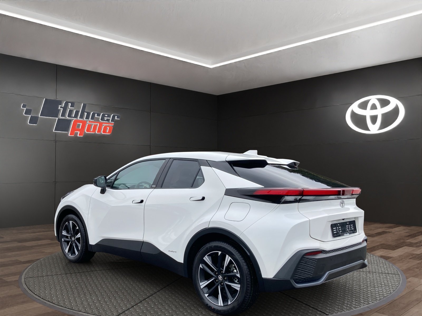 TOYOTA C-HR 2.0 HEV Swiss Edition 4x4, Voll-Hybrid Benzin/Elektro, Neuwagen, Automatik - 4