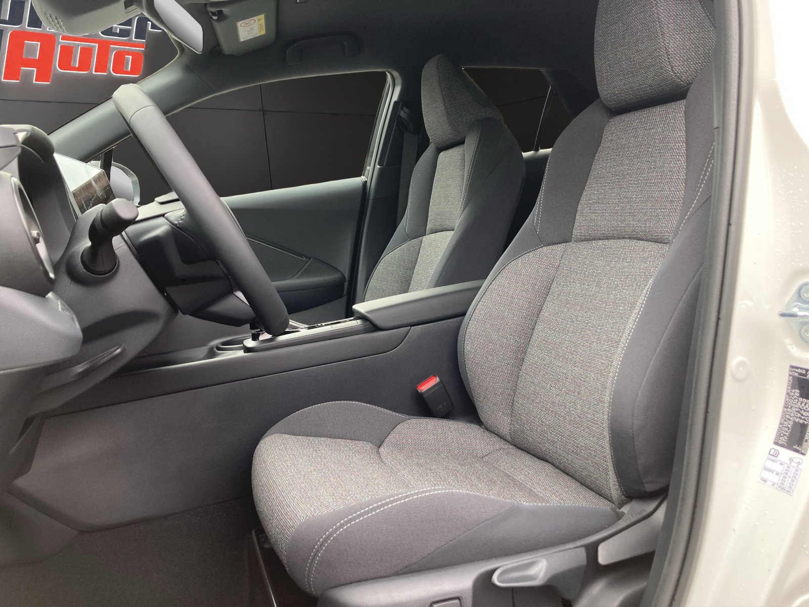 TOYOTA C-HR 2.0 HEV Swiss Edition 4x4, Voll-Hybrid Benzin/Elektro, Neuwagen, Automatik - 7