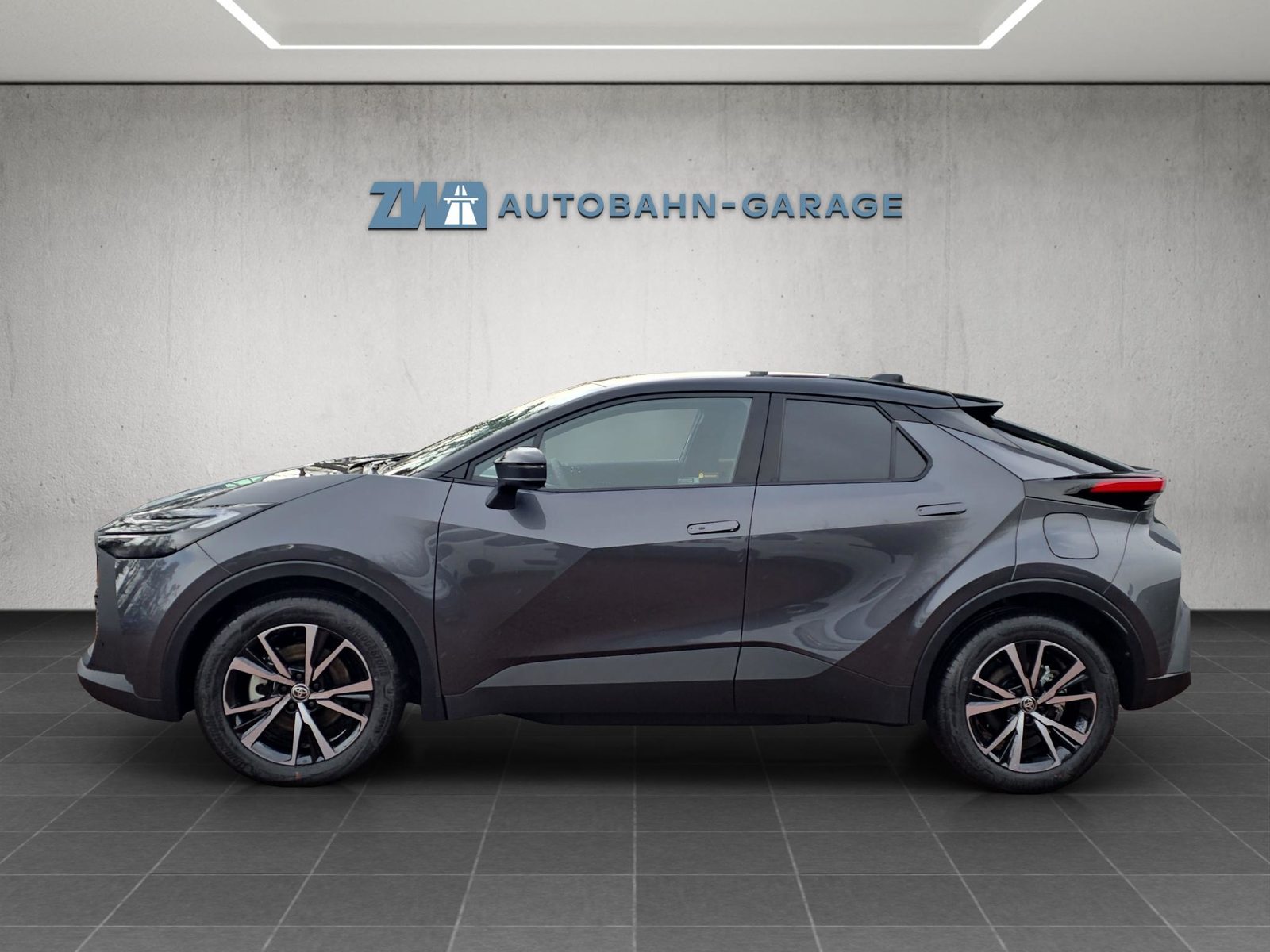 TOYOTA C-HR 2.0 PHEV Swiss Edition, Plug-in-Hybrid Benzina/Elettrica, Auto nuove, Automatico - 2