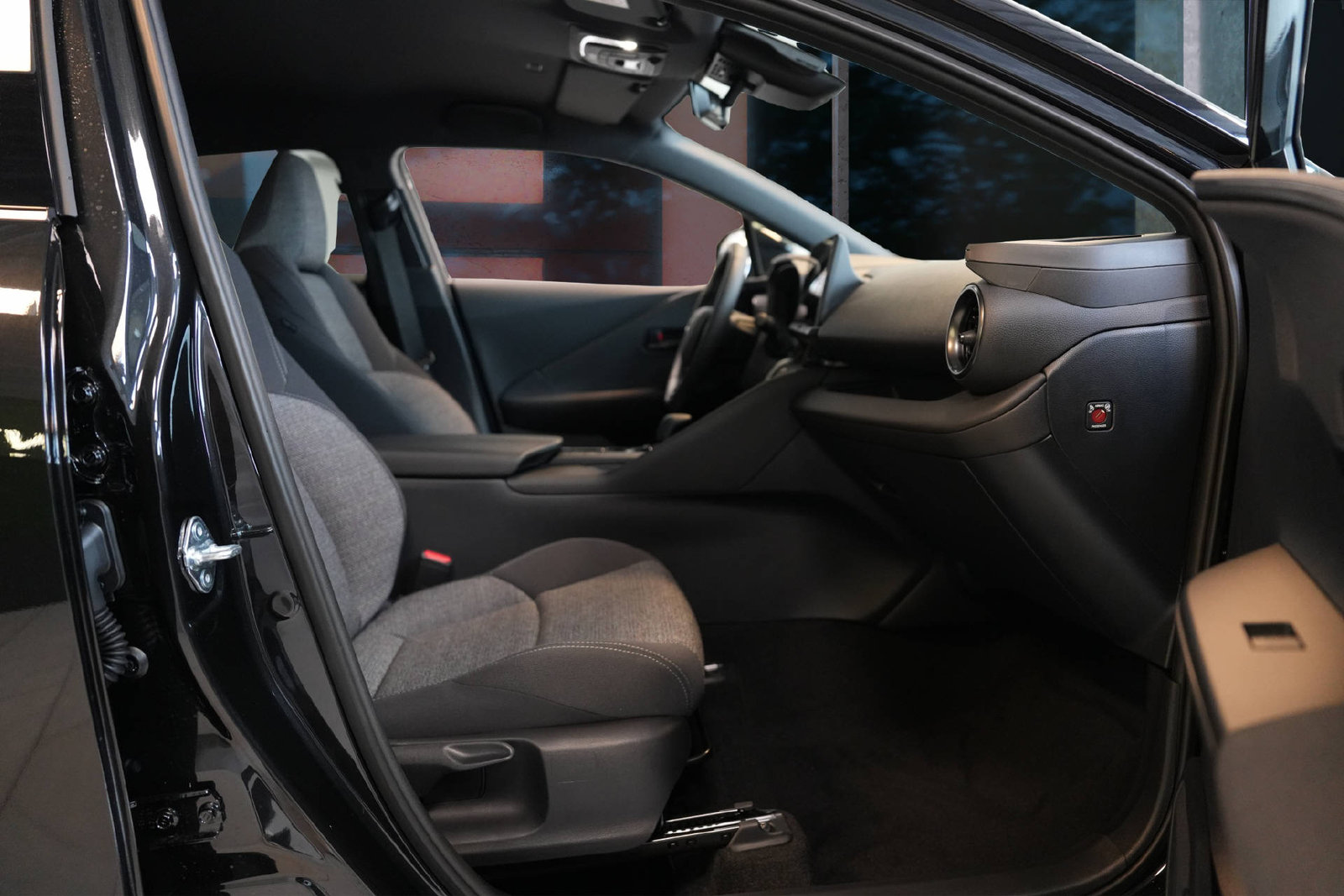 TOYOTA C-HR 1.8 HEV Swiss Edition, Hybride Integrale Benzina/Elettrica, Auto nuove, Automatico - 7