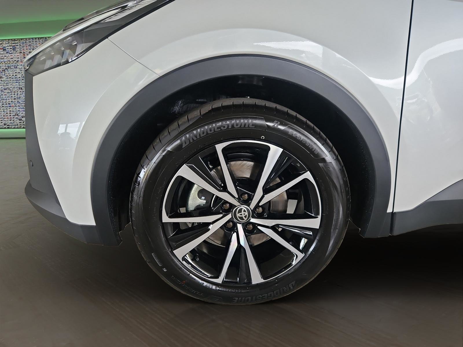 TOYOTA C-HR 2.0 PHEV Swiss Edition, Plug-in-Hybrid Petrol/Electric, New car, Automatic - 6