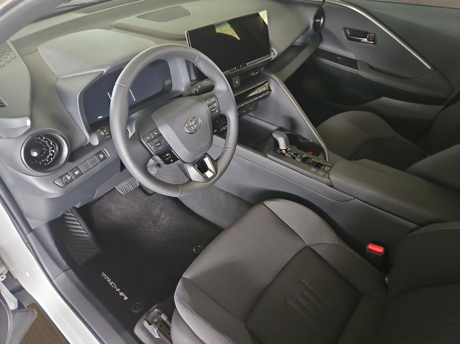 TOYOTA C-HR 2.0 PHEV Swiss Edition, Plug-in-Hybrid Petrol/Electric, New car, Automatic - 7