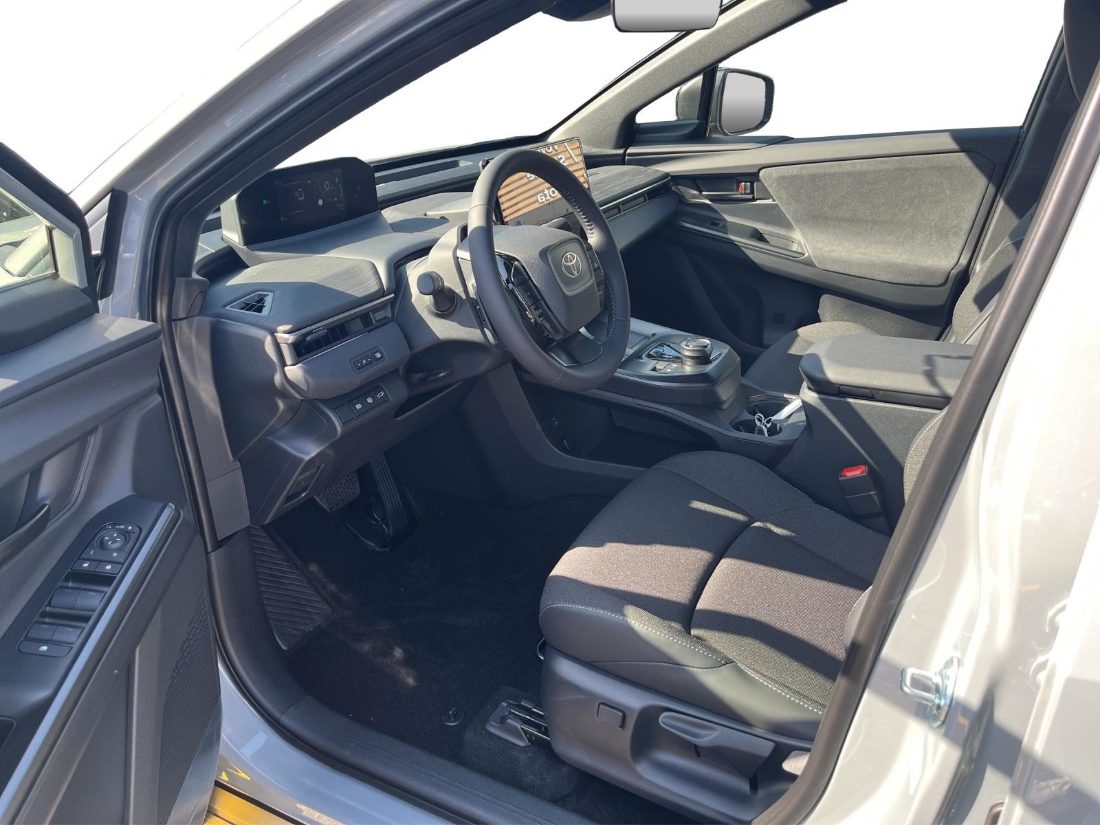 TOYOTA C-HR+ Style, Electric, New car, Automatic - 6