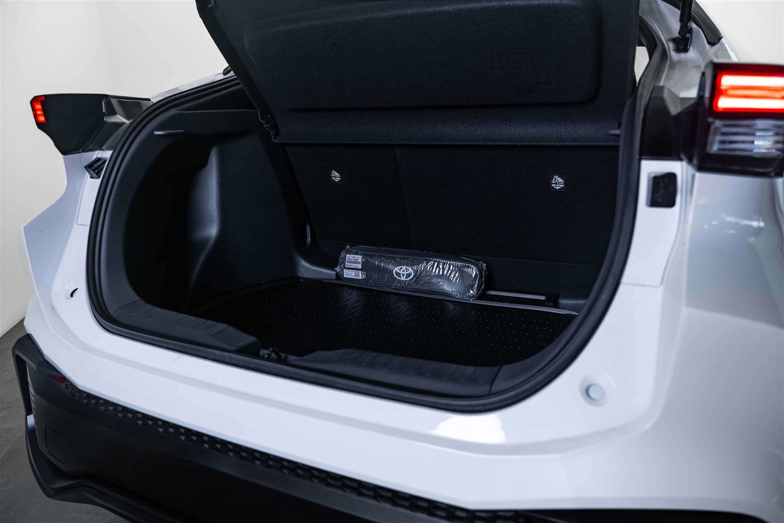 TOYOTA C-HR 1.8 HSD Comfort CVT-Automat, Voll-Hybrid Benzin/Elektro, Neuwagen, Automatik - 5