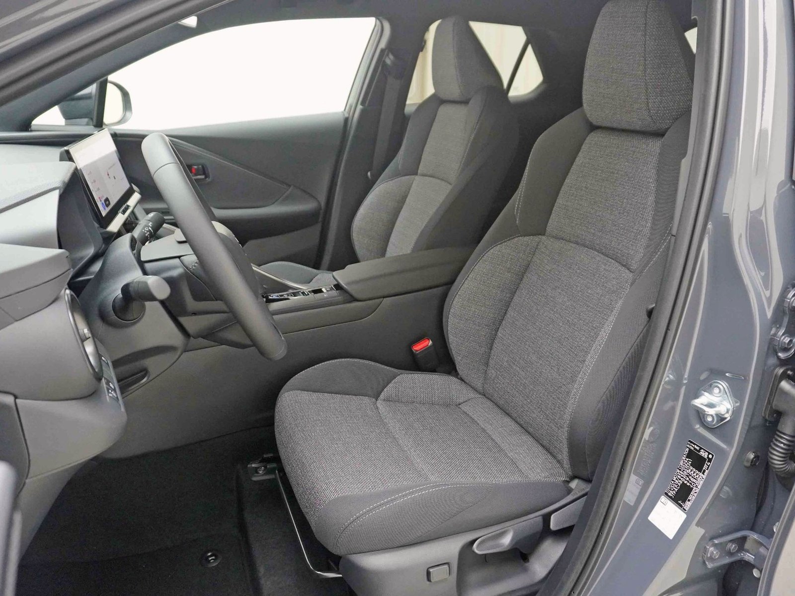 TOYOTA C-HR 2.0 HEV Swiss Edition ** 4x4 **, Full-Hybrid Petrol/Electric, New car, Automatic - 7