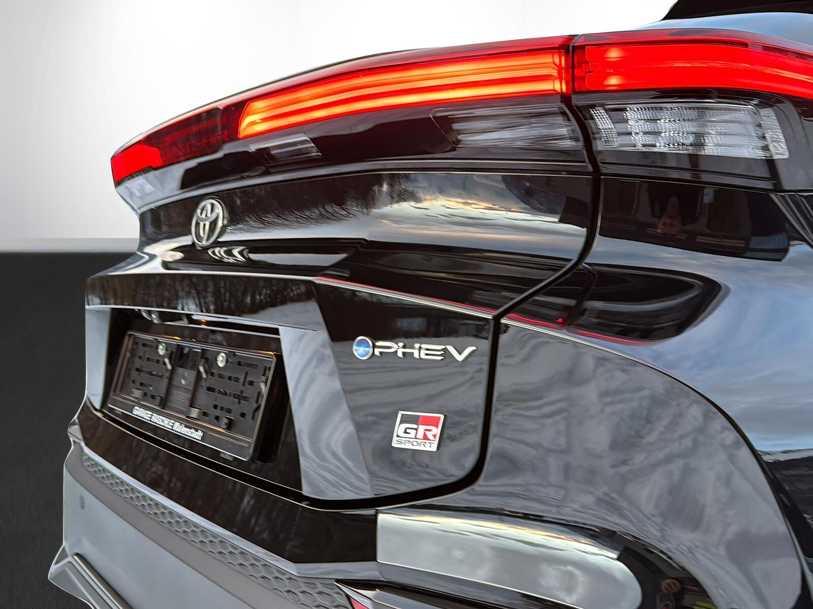 TOYOTA C-HR 2.0 PHEV GR Sport Premiere // DEMOFAHRZEUG, Plug-in-Hybrid Petrol/Electric, New car, Automatic - 4