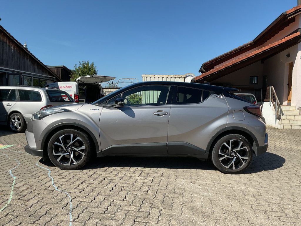 TOYOTA 1.8 VVTi HSD Trend, Hybride Intégral Essence/Électricité, Occasion / Utilisé, Automatique - 3